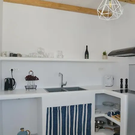 Apartment Orion Milos Pollonia